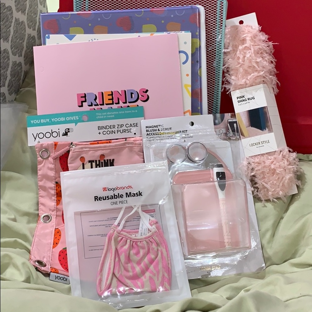 Rock’ her Locker Set - Picture 2 of 13
